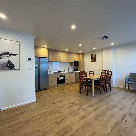 No Party Allowed, Entire Brand New 3 Bedroom Townhouse, Free Unlimited Fibre Wifi And Free Parking Wellington Kültér fotó