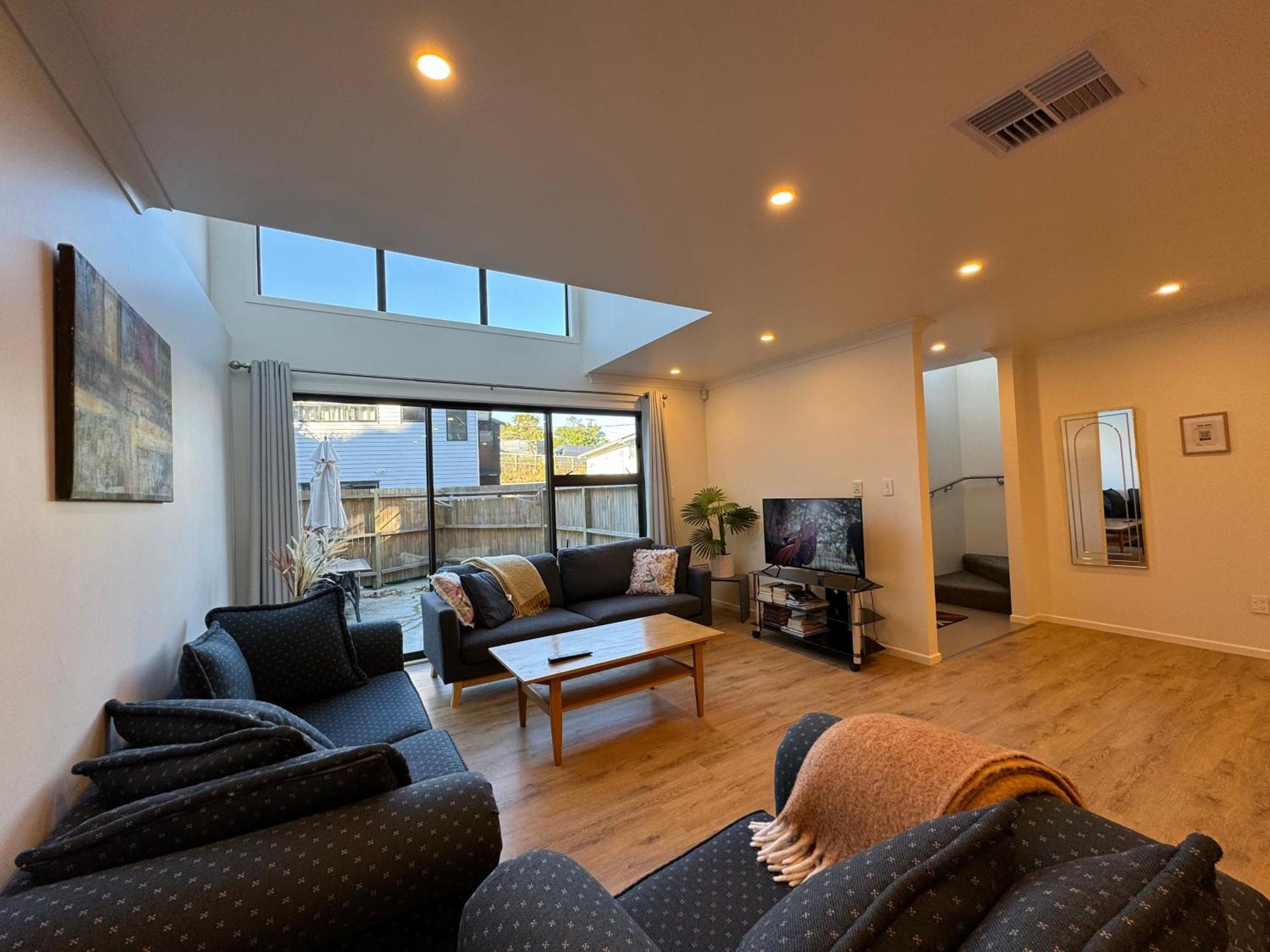 No Party Allowed, Entire Brand New 3 Bedroom Townhouse, Free Unlimited Fibre Wifi And Free Parking Wellington Kültér fotó