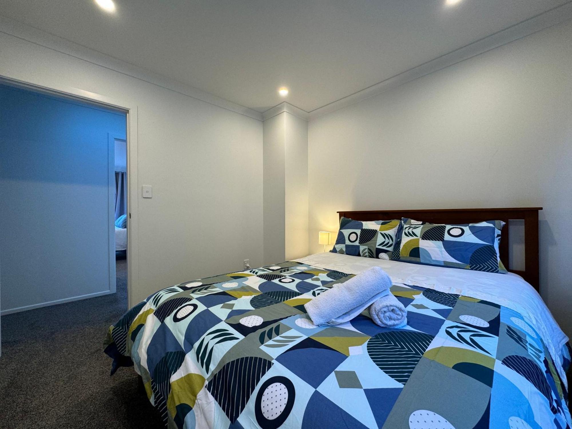 No Party Allowed, Entire Brand New 3 Bedroom Townhouse, Free Unlimited Fibre Wifi And Free Parking Wellington Kültér fotó