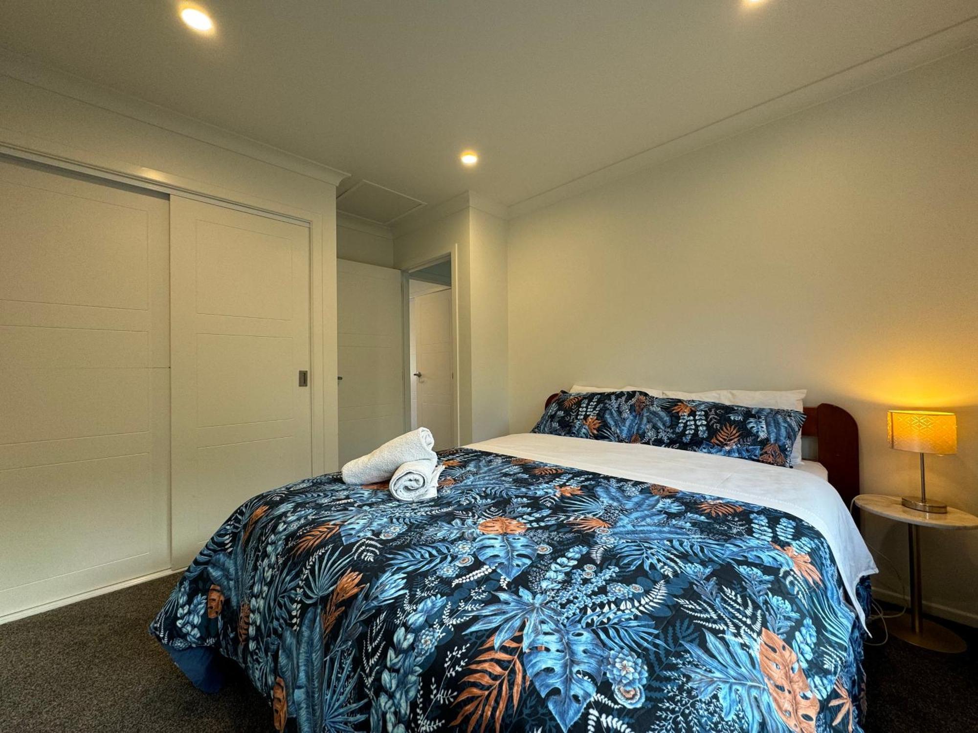 No Party Allowed, Entire Brand New 3 Bedroom Townhouse, Free Unlimited Fibre Wifi And Free Parking Wellington Kültér fotó