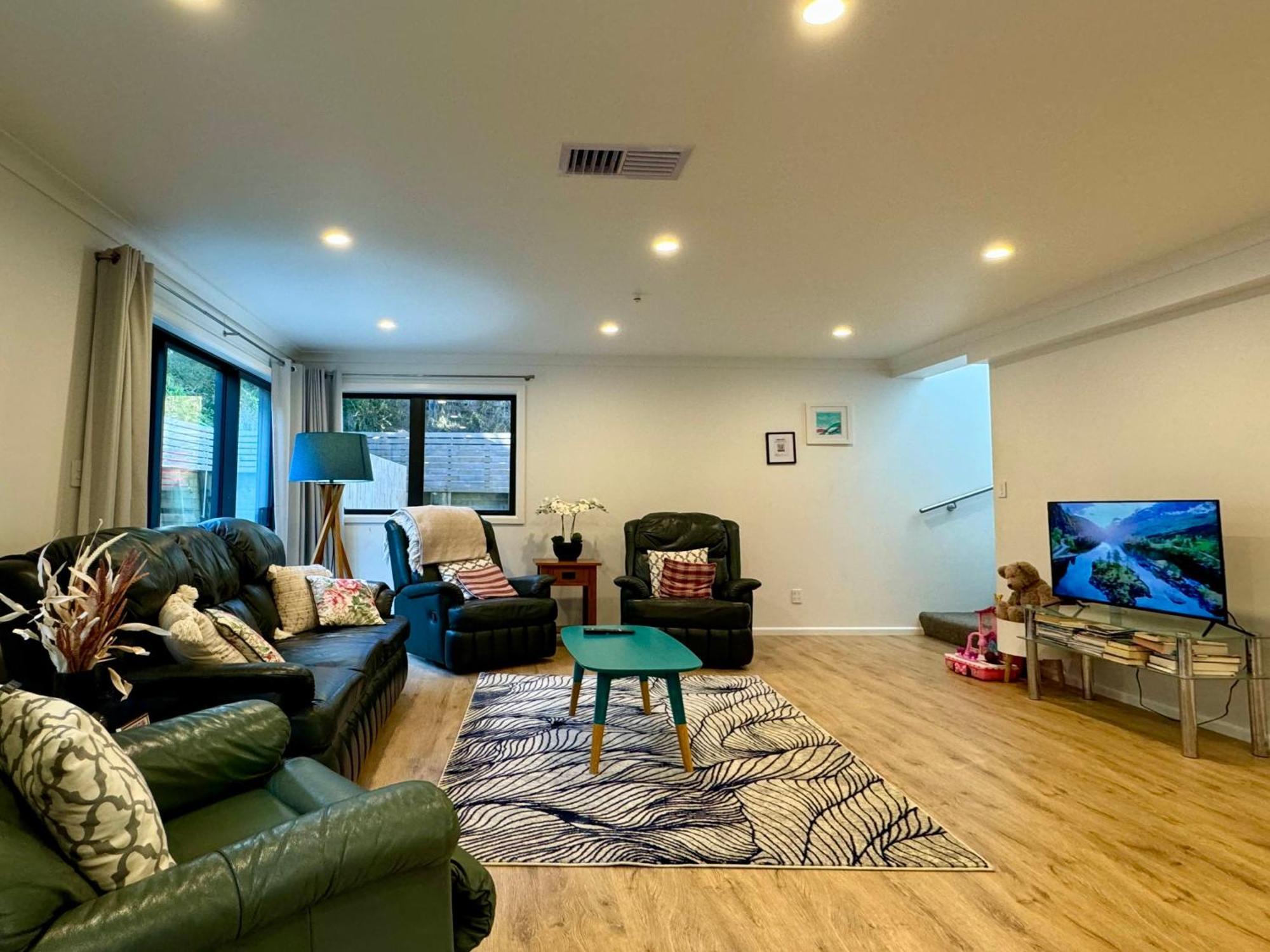 No Party Allowed, Entire Brand New 3 Bedroom Townhouse, Free Unlimited Fibre Wifi And Free Parking Wellington Kültér fotó
