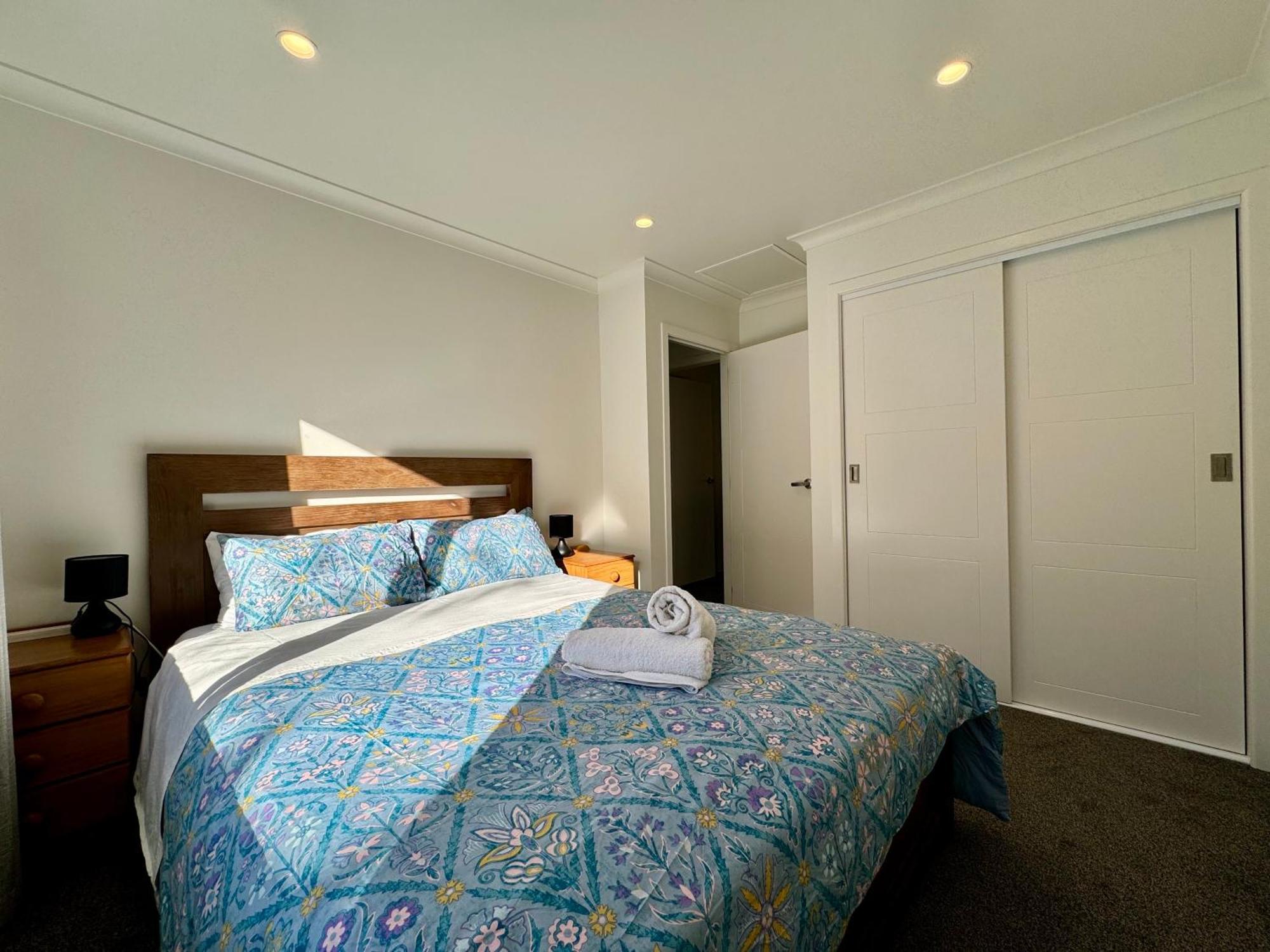 No Party Allowed, Entire Brand New 3 Bedroom Townhouse, Free Unlimited Fibre Wifi And Free Parking Wellington Kültér fotó