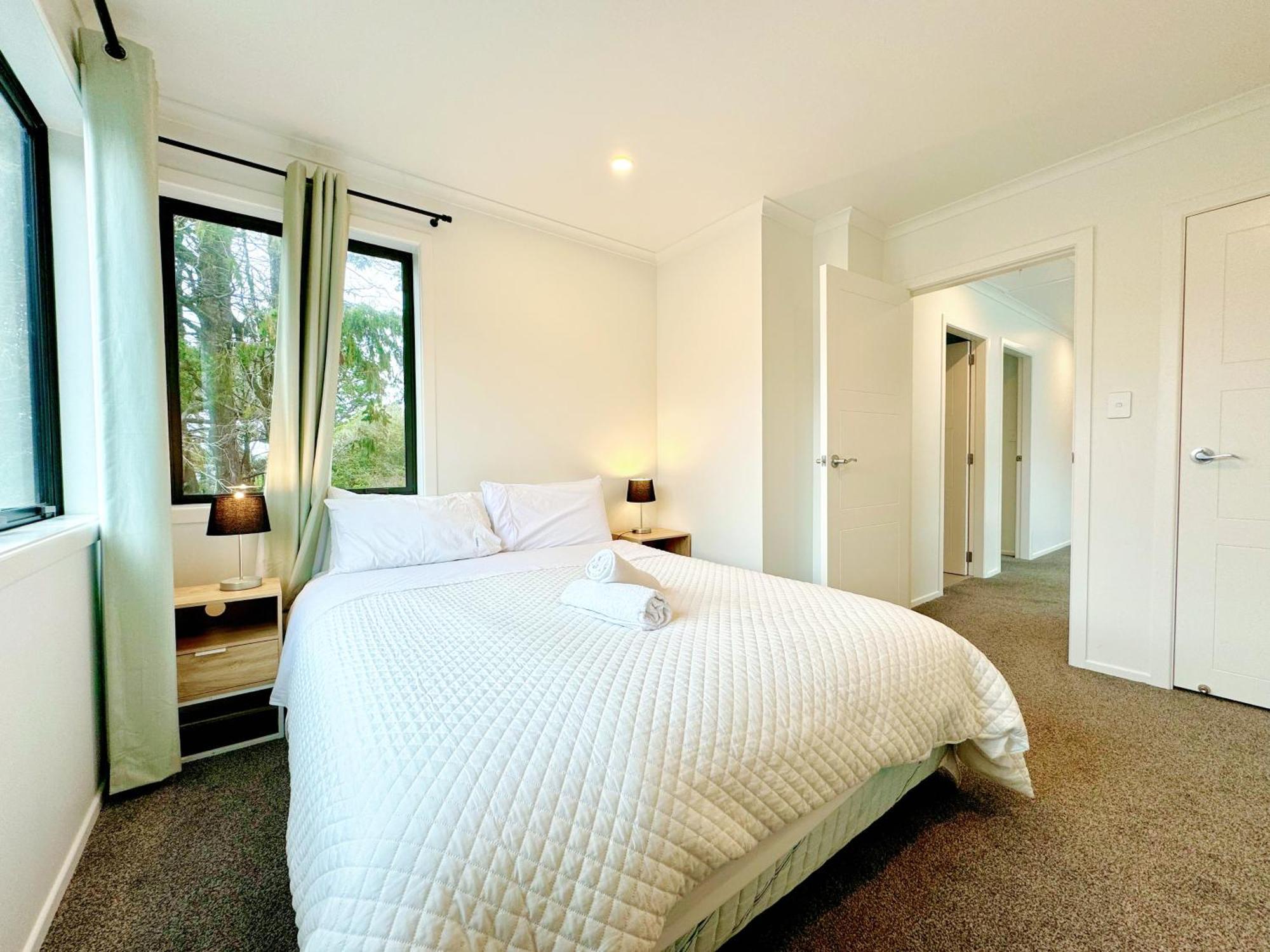No Party Allowed, Entire Brand New 3 Bedroom Townhouse, Free Unlimited Fibre Wifi And Free Parking Wellington Kültér fotó