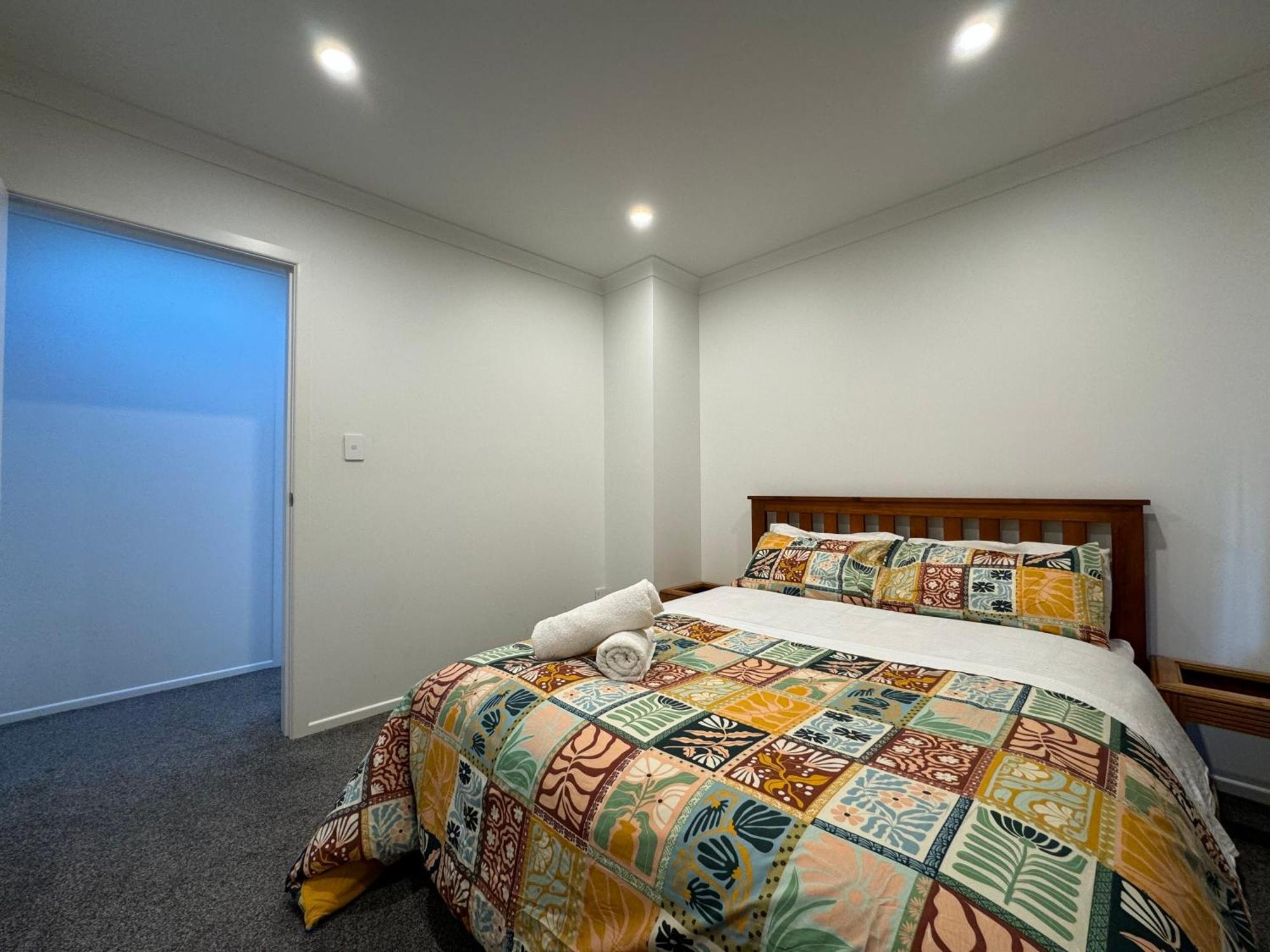 No Party Allowed, Entire Brand New 3 Bedroom Townhouse, Free Unlimited Fibre Wifi And Free Parking Wellington Kültér fotó